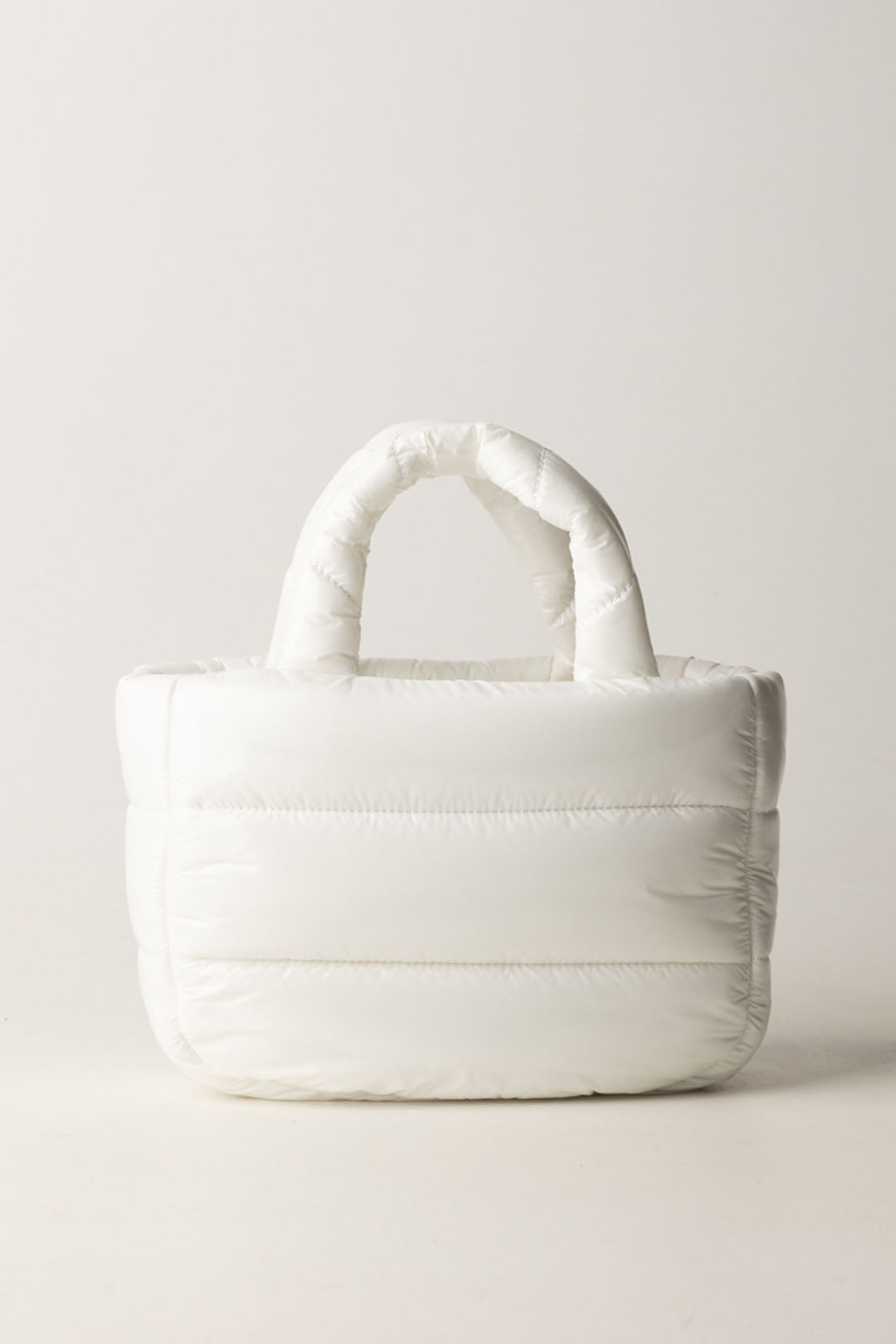 Bolso de mano de nailon acolchado