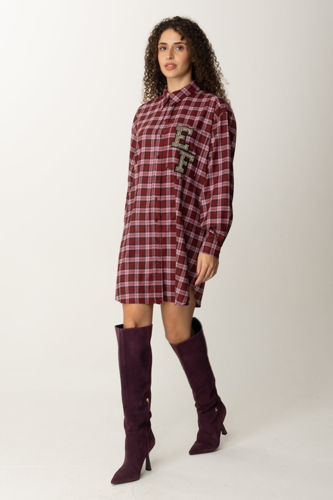 Robe chemise en laine tartan avec patch brodé