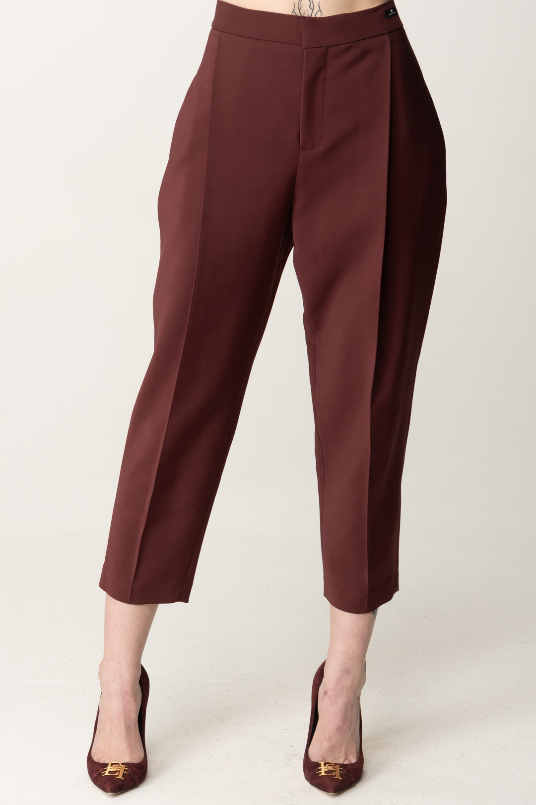 Pantalon court en laine fraîche avec plis