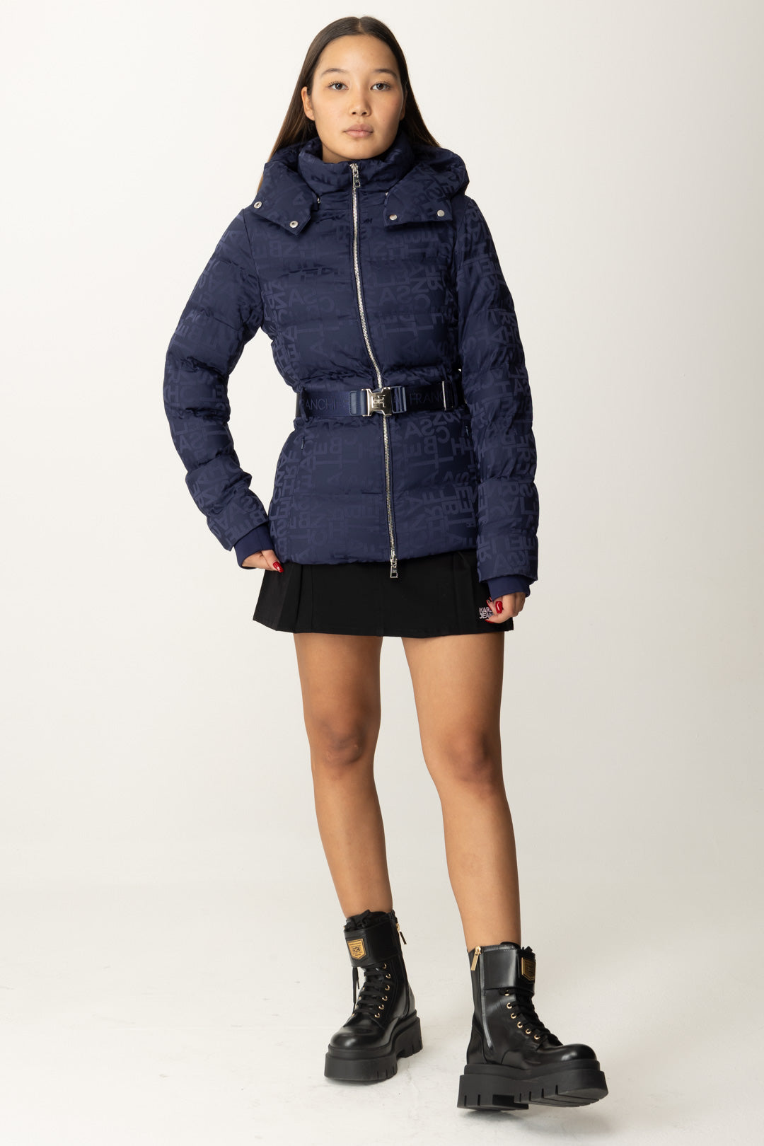 Daunenjacke aus Jacquard-Nylon mit Gürtel