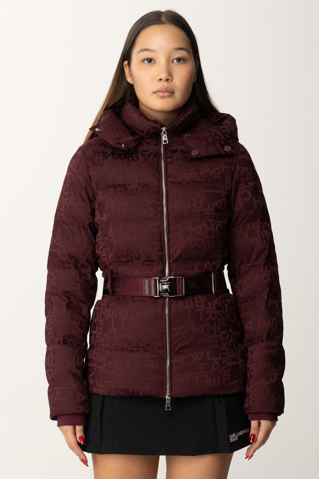 Daunenjacke aus Jacquard-Nylon mit Gürtel