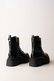 Botas militares de piel con placa con logo