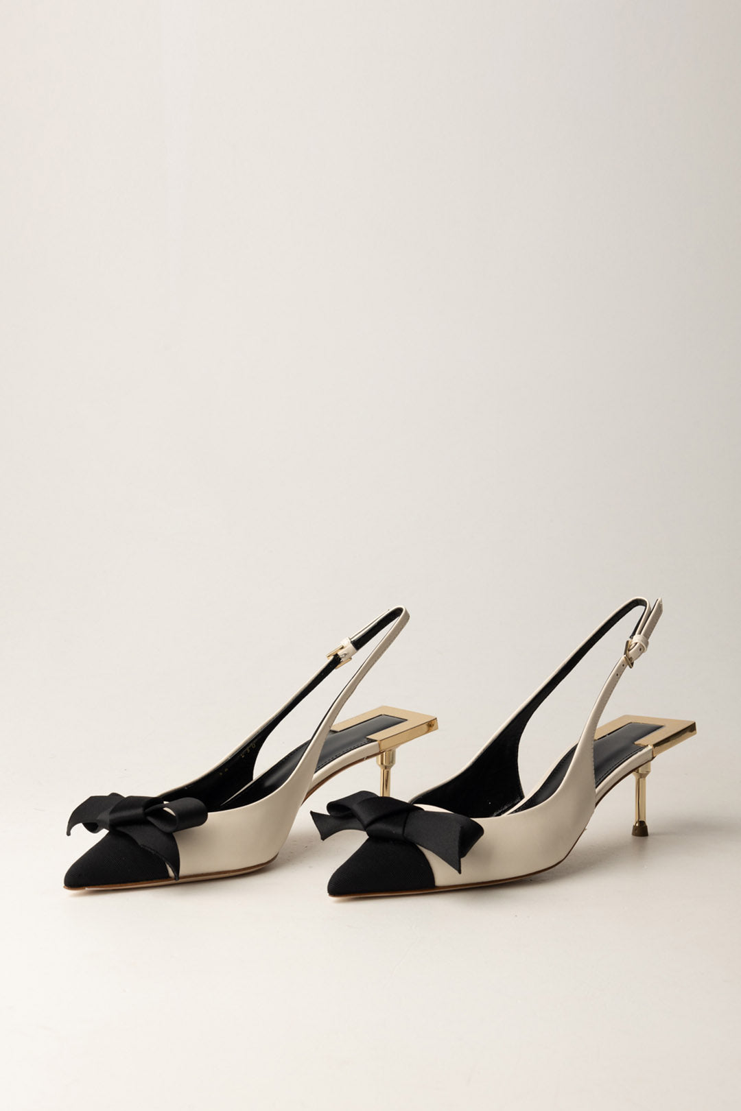 Slingback con lazo de satén