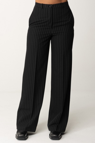 Patrizia Pepe  Pantalon en flanelle à fines rayures 8P0615 A457 BLACK STRIPES